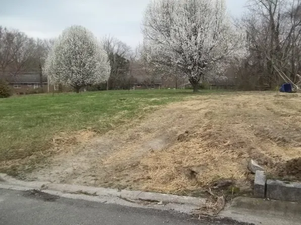 819 Banner St, Mount Airy, NC 27030