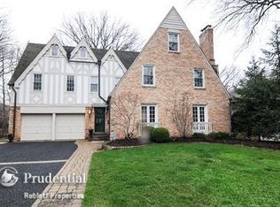 1351 Edgewood Ln, Winnetka, IL 60093