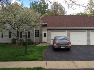 54 Gant Cir #G, Streamwood, IL