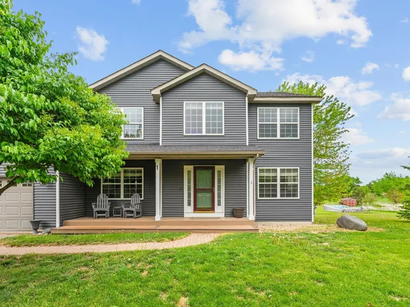 27385 Millicent Ln, Chisago City, MN 55013