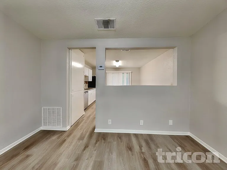 9506 Sugarloaf Dr — Photo 3