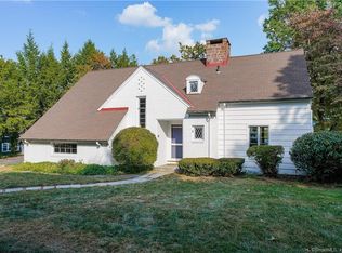 33 Mountain Brook Rd, West Hartford, CT 06117