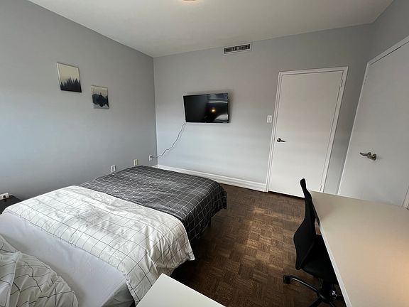 3rd image of 400 Walmer Rd #2524A