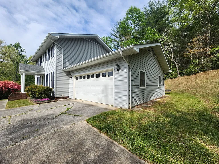 590 Deep Woods Dr — Photo 25
