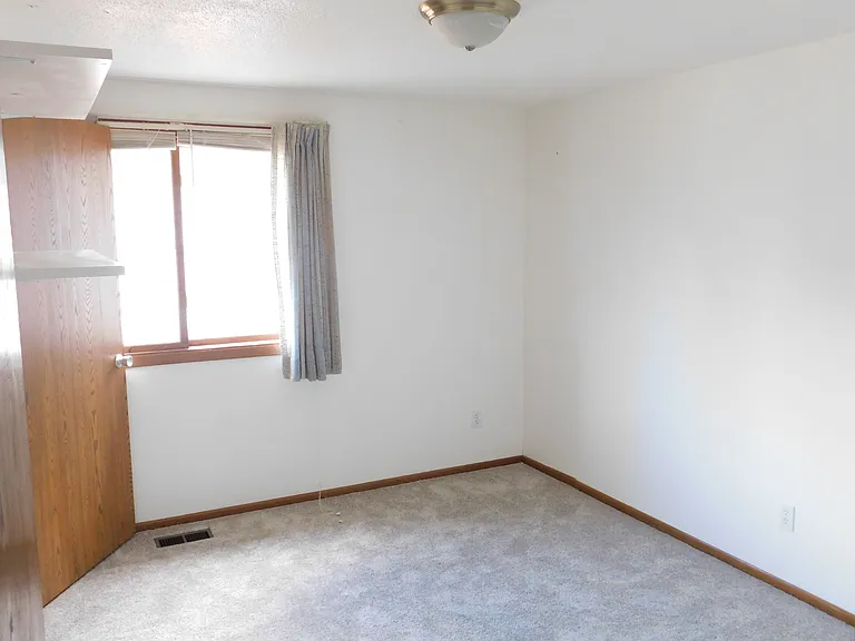 825 Woodgate Dr — Photo 19