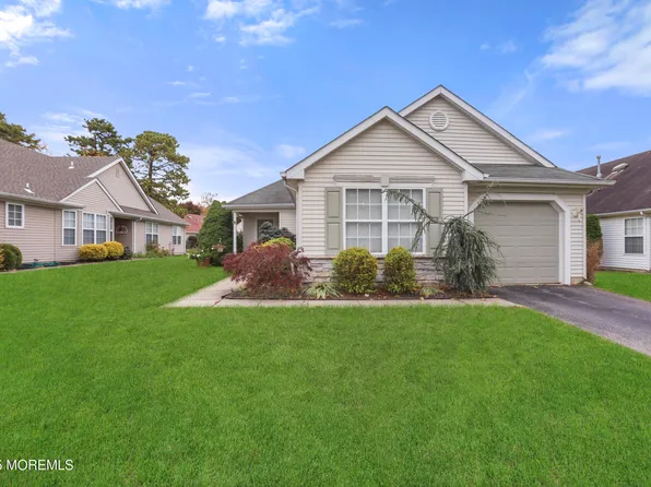 90 Skyline Drive, Lakewood, NJ 08701