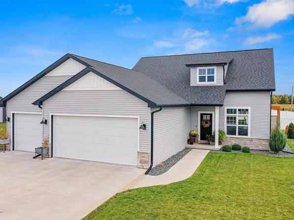 1851 Red Fox Ln, Kaukauna, WI 54130