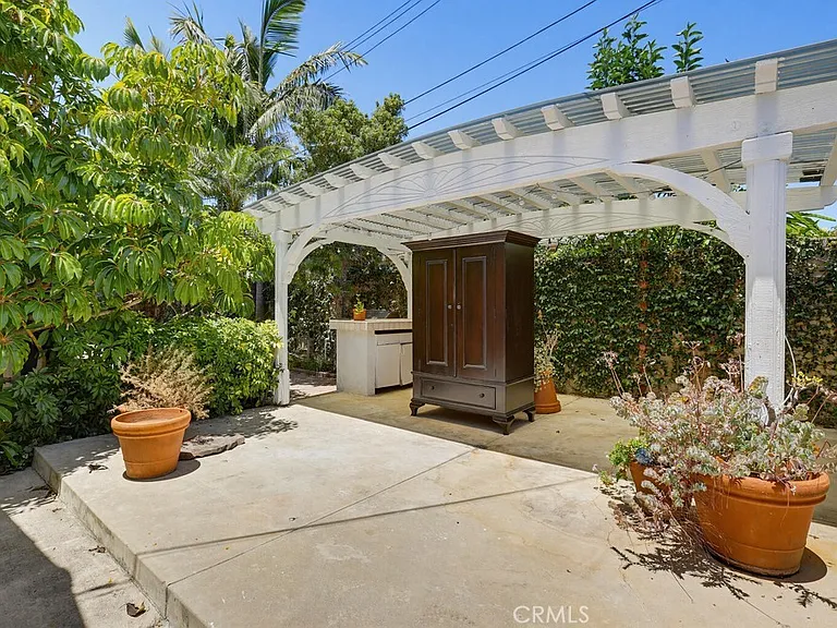2705 E Jacaranda Ave — Photo 63