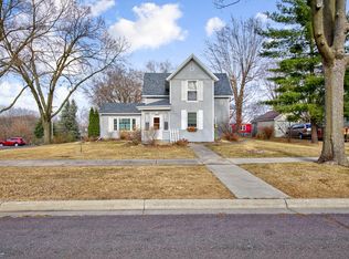 430 8th St NW, Faribault, MN 55021