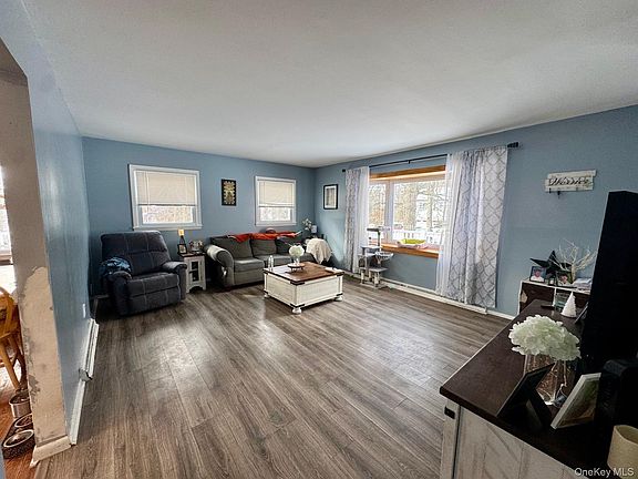 2nd image of 10 Maplewood Road