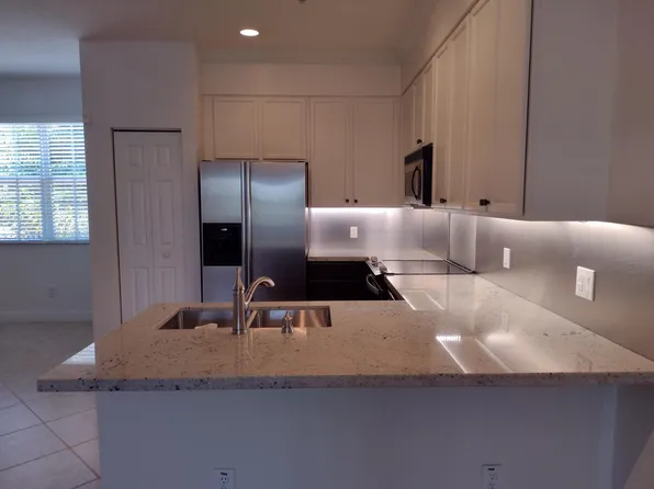 290 NE 5th Ave APT 4, Delray Beach, FL 33483