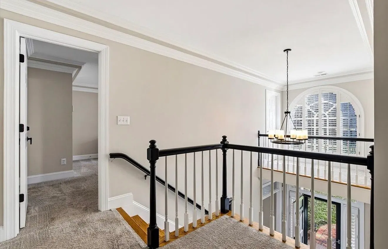 4 bed, 3.5 bath, 3700 sqft, $3,600 — Photo 3