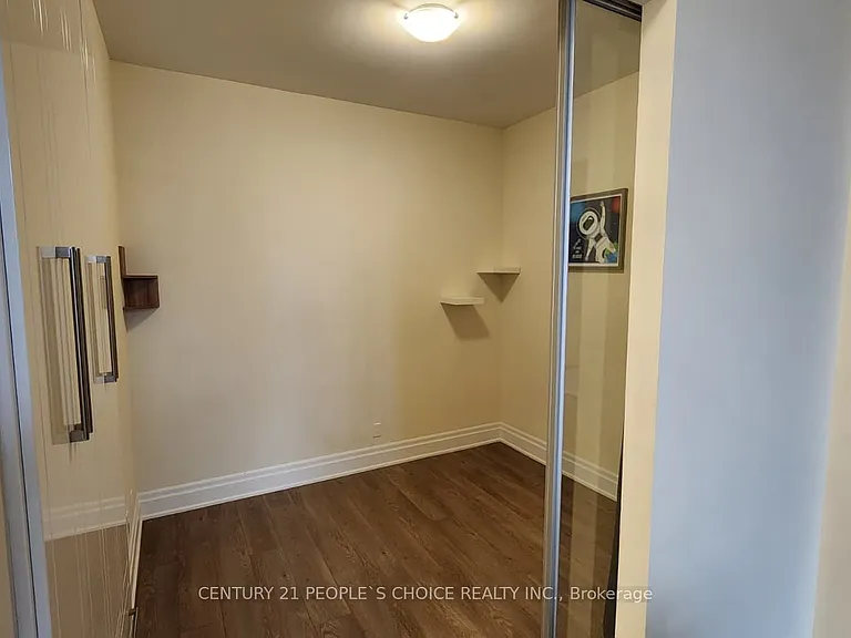 9075 Jane St #Penthouse 03 — Photo 12