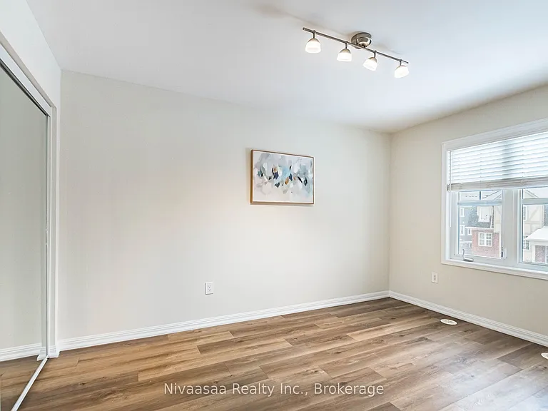 18 Betterton Cres — Photo 31