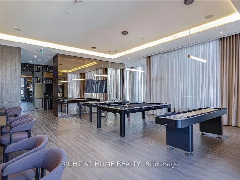 11 Yorkville Ave #2113 — Photo 32