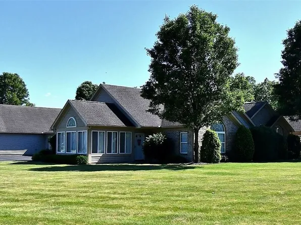 2104 Willow Brook Dr NE, Warren, OH 44483