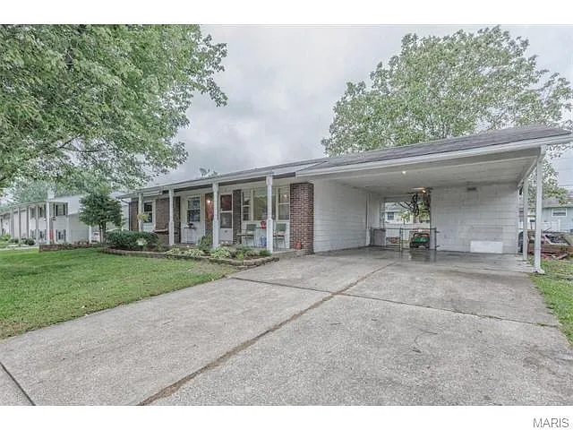 12 Saint Timothy Dr photo 1
