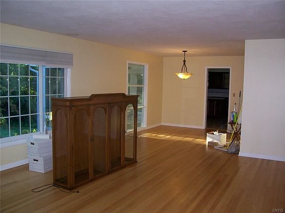 4th image of 47 Lynacres Blvd