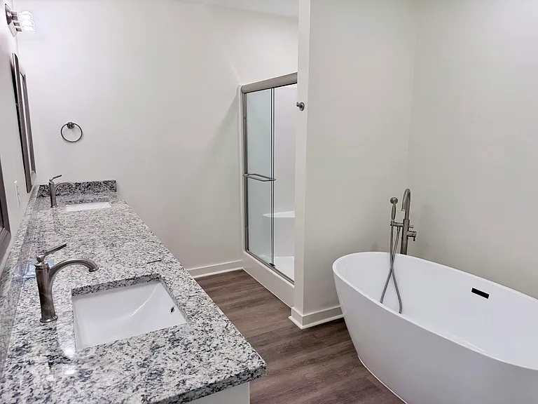 Primary suite