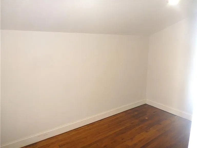 15 Vernon Ave #3 — Photo 9