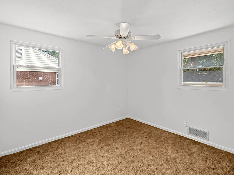 1207 Brooke Dr — Photo 7