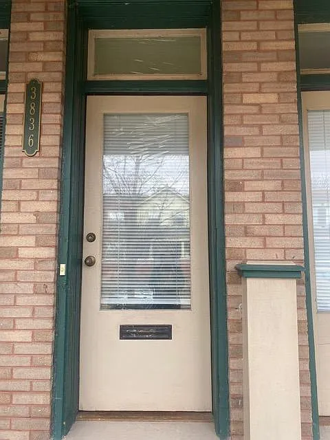 2 bed, 1000 sqft, $1,350 — Photo 3