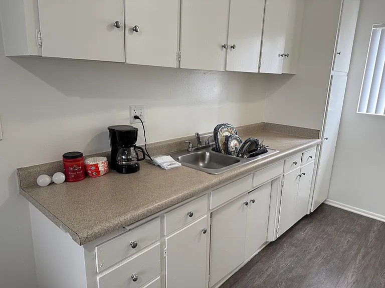 7718 Magnolia Ave #6 — Photo 8