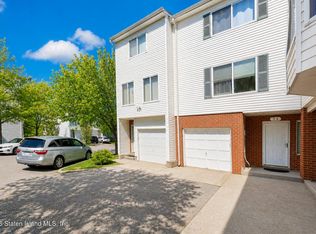 24 Bianca Ct, Staten Island, NY 10312