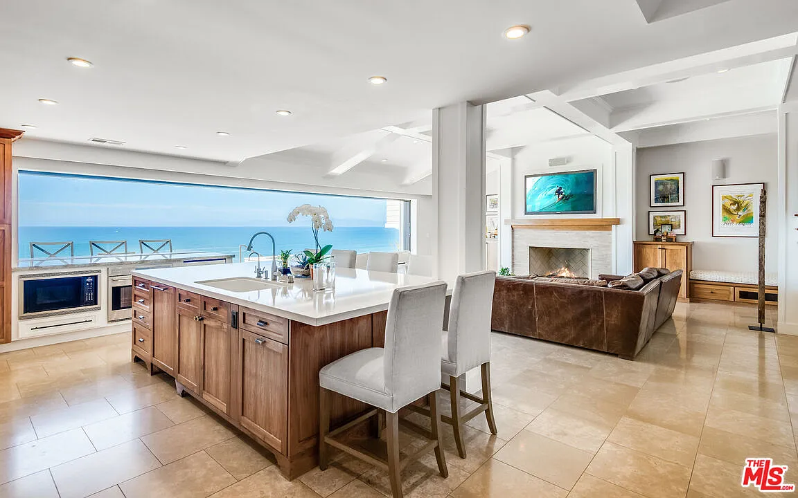 5 bed, 4.0 bath, 3058 sqft, $28,000 — Photo 1