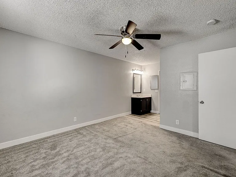 1305 Kari Lee Ct — Photo 18