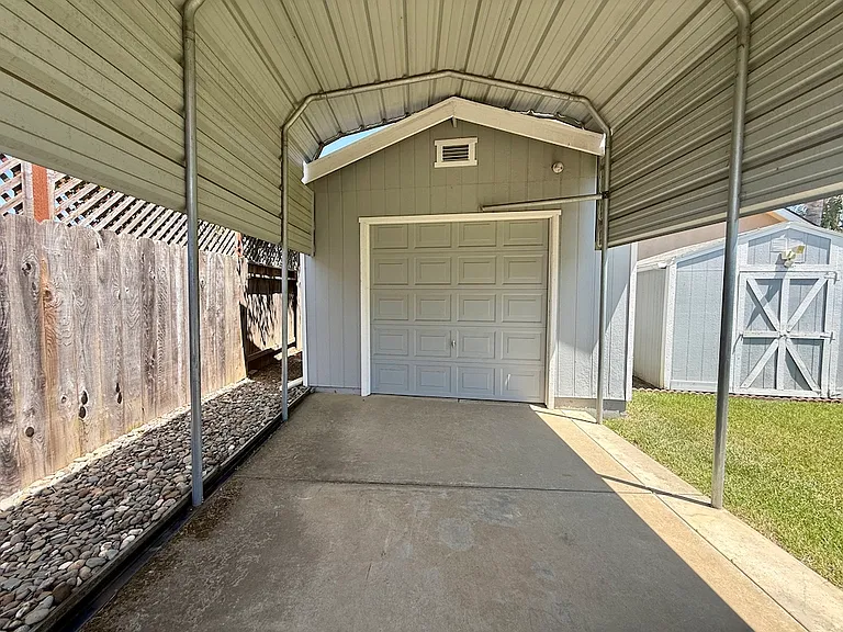 2810 Miller Ct — Photo 36