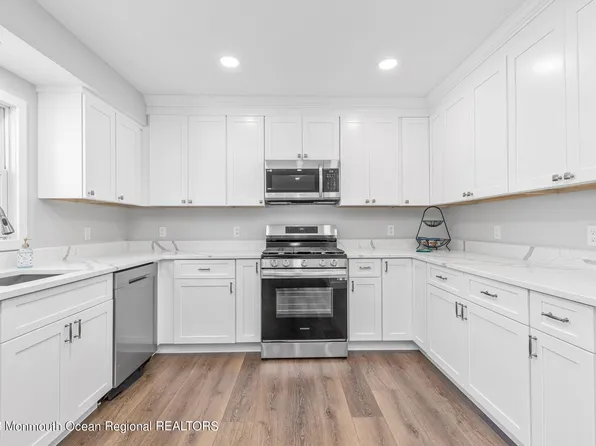31 Poplar Avenue, West Long Branch, NJ 07764