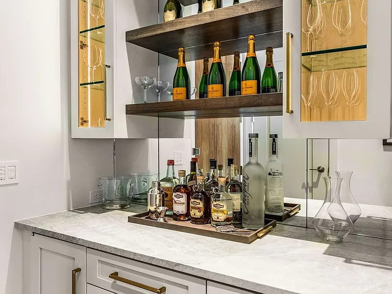 160 2nd Ave S #2306 — Photo 3