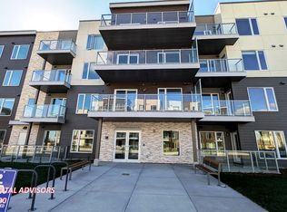 655 Shawnee Ter SW #402, Calgary, AB T2Y 0T5