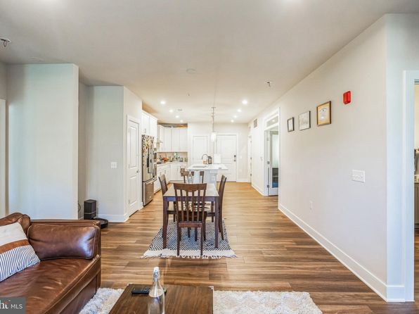 104 Saint Ives Pl UNIT 205