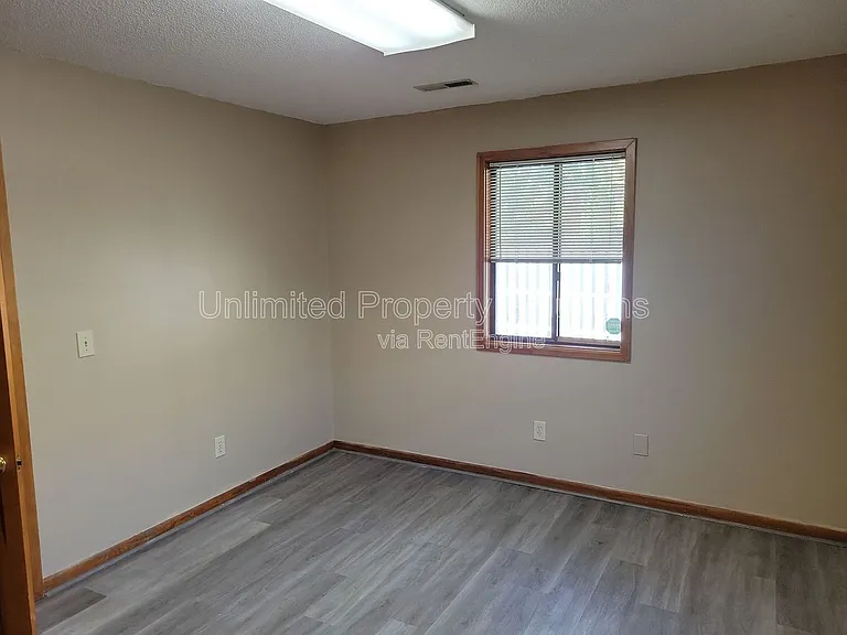 108 N Kerr Ave #E4 — Photo 5