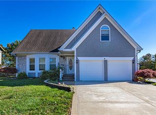 205 Johnston Pkwy, Raymore, MO 64083