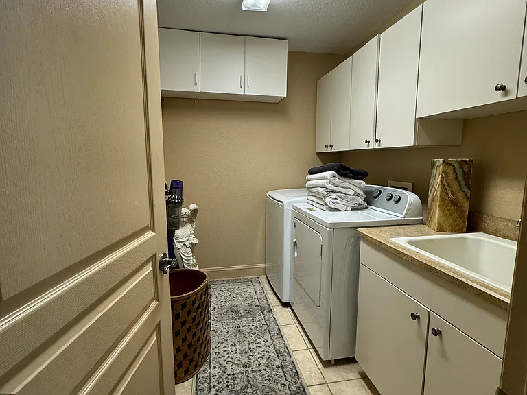 10261 SE 42nd Ter — Photo 3