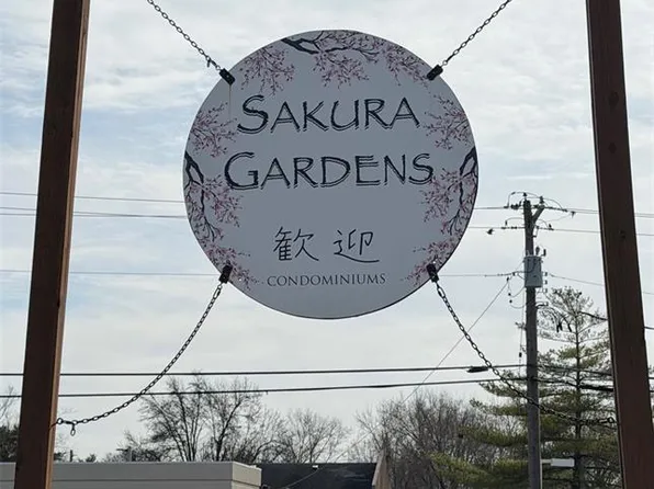 10005 Sakura Dr APT D, Saint Louis, MO 63128