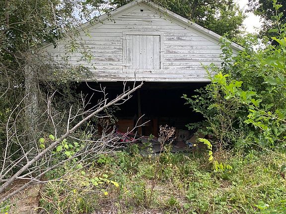 4th image of 412 N 4th St
