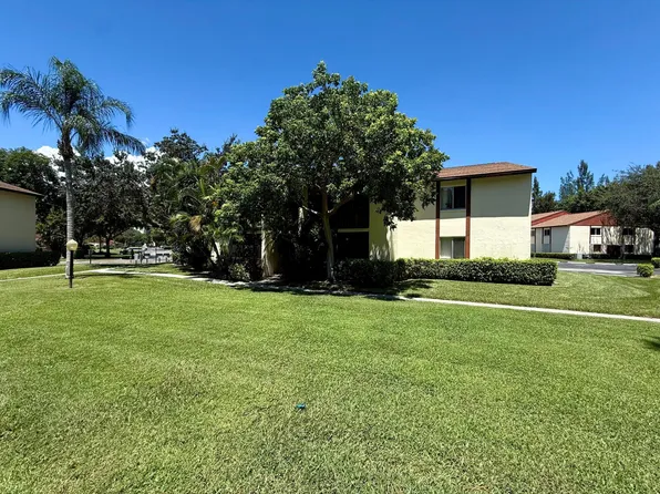 4891 Sable Pine Cir, West Palm Beach, FL