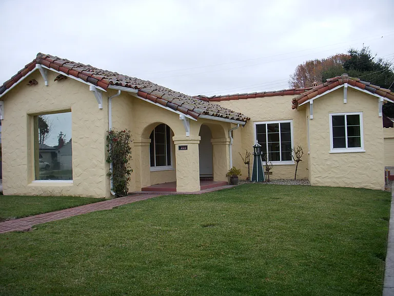 235 Alameda Ave — Photo 1