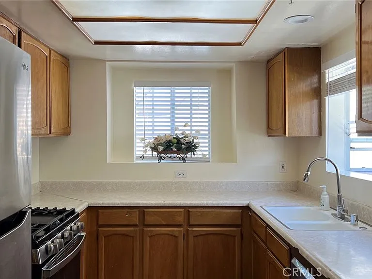 1037 Sunset Blvd #C — Photo 6