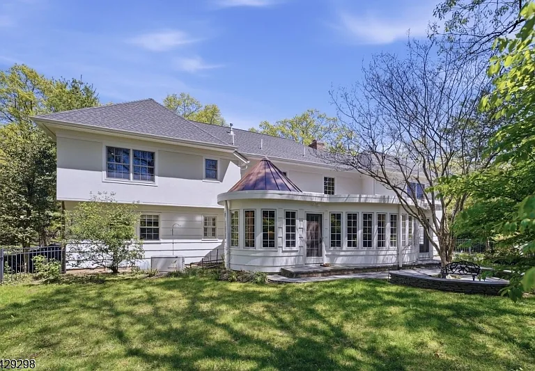 18 Tennyson Dr — Photo 17