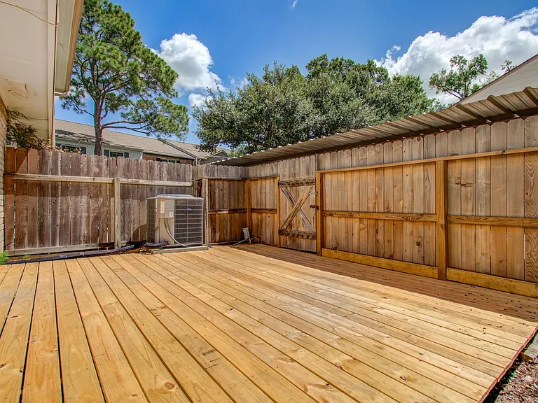 1334 Country Place Dr — Photo 36