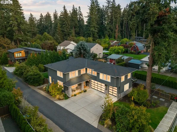 15986 Parker Rd, Lake Oswego, OR 97035
