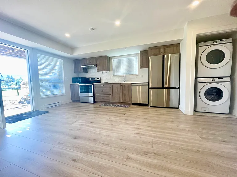 1100X Harris Dr #BASEMENT — Photo 8