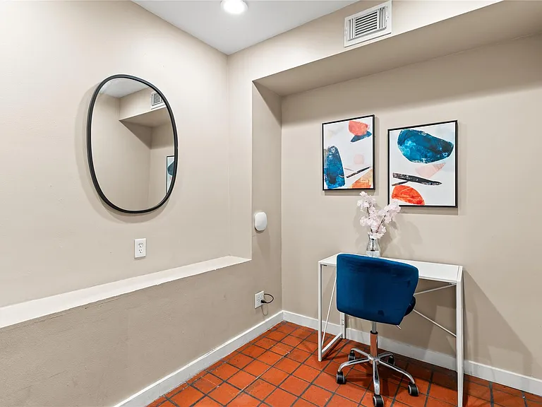 1202 Hawthorne St — Photo 13