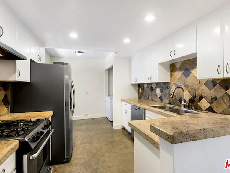 11706 Montana Ave #104 — Photo 16