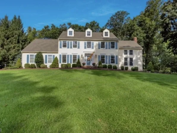 40 Rustic Trl, Raritan Twp., NJ 08822